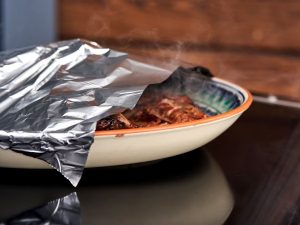 how-to-keep-dishes-hot-67a138b009f39.avif